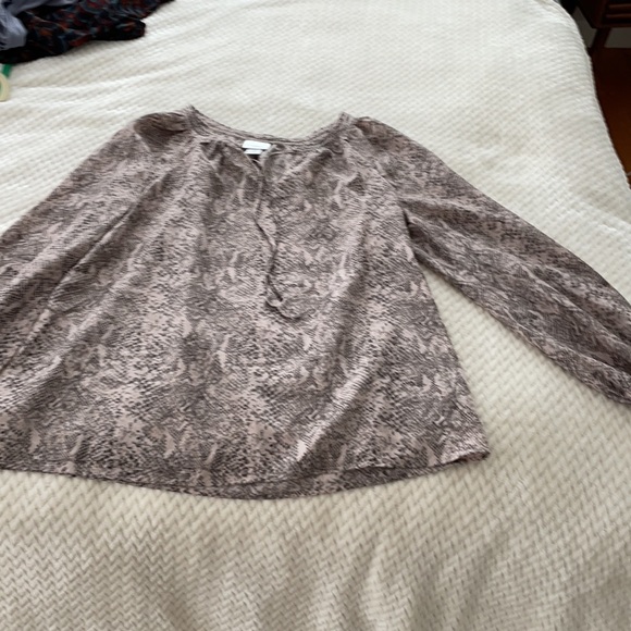 Two maternity work tops blouses - Picture 7 of 11